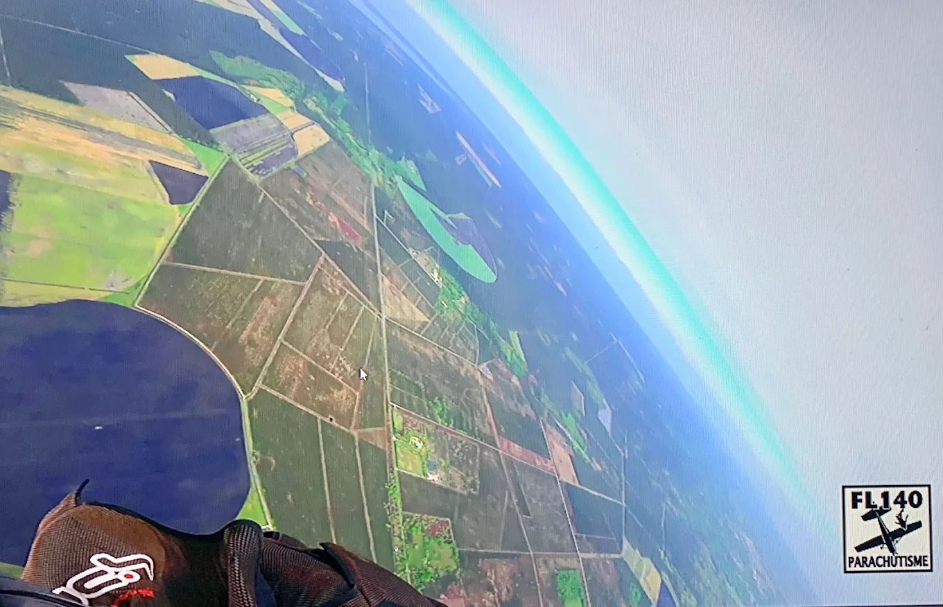 FL140 Parachutisme Saint-Laurent